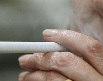 La OMS recomienda prohibir los cigarrillos electrónicos en espacios cerrados