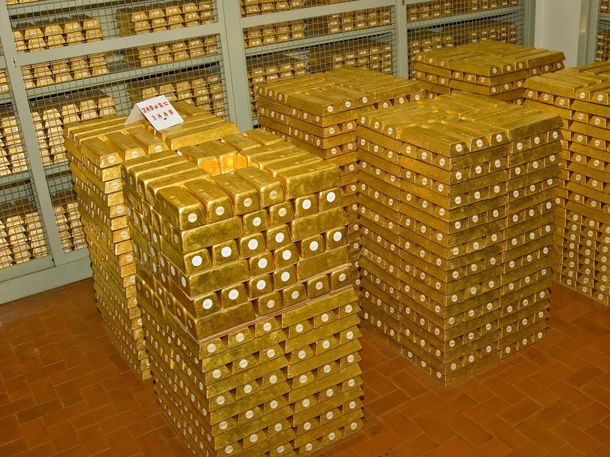 La Justicia ordenó al Banco Central informar el destino de los lingotes de oro de las reservas enviados al exterior