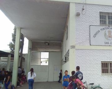 Ocultó drogas en las partes íntimas de su hija