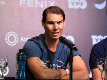 Rafael Nadal sorprendió con su habilidad para jugar otro deporte con Carlos Moyá