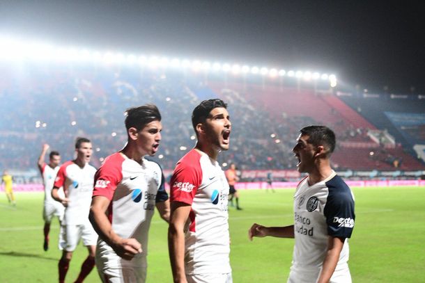 Gol de Blandi para San Lorenzo - Crédito: @argsaf