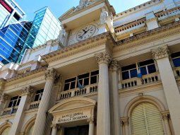 El Central convocó a bancos a una reunión de urgencia para hablar de las tasas de interés