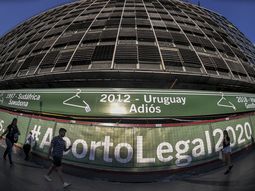 Académicos, artistas y periodistas piden un acuerdo urgente para legalizar el aborto