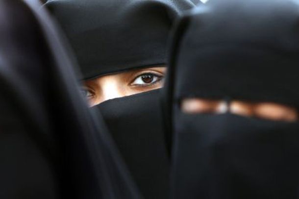 Se casó porque su marido también se casó con sus amigas