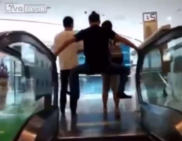 Paranoia en China por los accidentes en escaleras mecánicas: mirá las reacciones