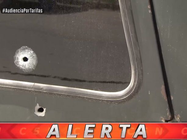 VIDEO: Impactante balacera a una camioneta a plena luz del día en Rosario