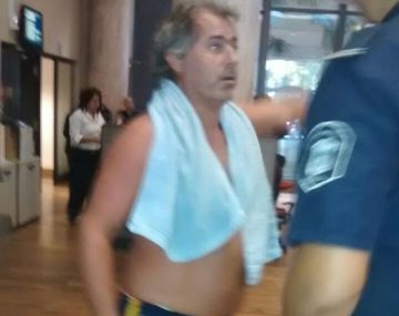 Pablo Blesa, vecino de La Plata, se fue a bañar a la prestadora de electricidad&nbsp;