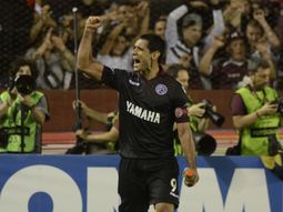 Pepe Sand celebra uno de sus goles Pepe Sand celebra uno de sus goles