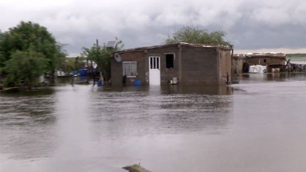 Centenares de familias afectadas por desbordes de ríos en Santiago del Estero