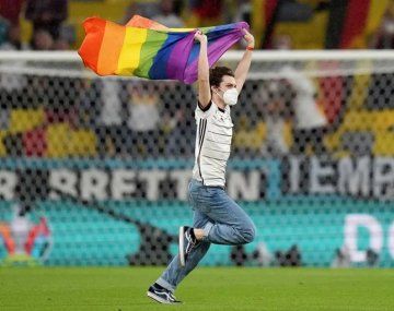 Qatar impondrá penas de 11 años de prisión a quienes muestren banderas LGTB durante el Mundial