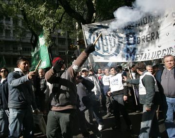 Paro y marcha de los metalúrgicos en reclamo de un salario mínimo de $17.000