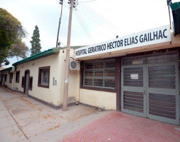 Una beba de dos meses murió estrangulada: imputaron a los padres