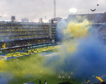 Impresionante recibimiento de los hinchas de Boca ante River