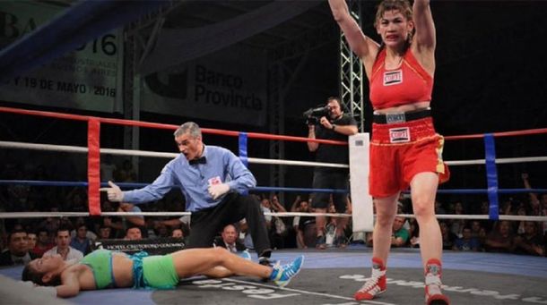 La Tigresa Acuña se coronó campeona con 40 años