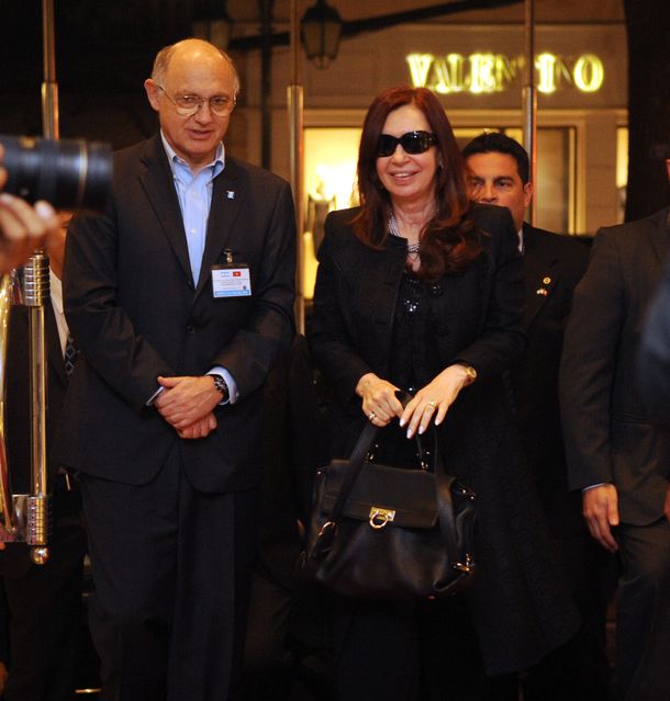 CFK llegó a Hanoi y cierra su gira por Medio Oriente y Asia