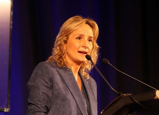 La precandidata Laura Raffo no descartó pasar a ser estado asociado del Mercosur para poder negociar de forma unilateral con otros países.