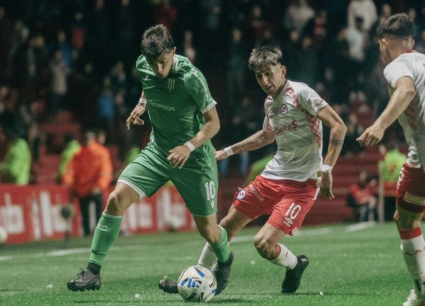 Argentinos Juniors goleó a Banfield para volver al triunfo en el Torneo Clausura