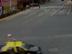 Motochorro le robó el celular a un ciclista, él lo persiguió con su bicicleta y lo detuvo