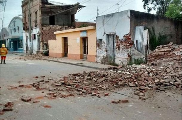 Las Fuerzas Armadas asisten y relevan daños tras el sismo en Salta