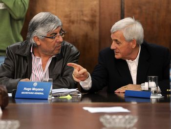 Quieren acercar a Caló con Moyano por Ganancias