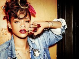 video: rihanna se quebro en llanto en pleno show video: rihanna se quebro en llanto en pleno show