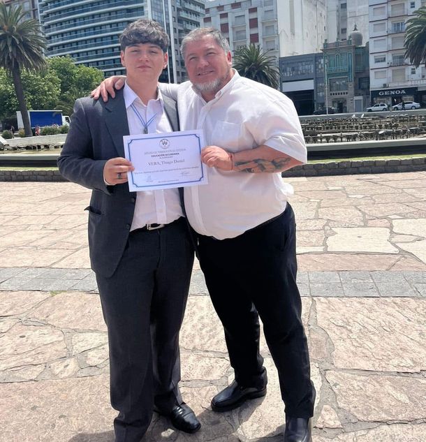 Thiago Vera junto a su padre Thiago Vera junto a su padre