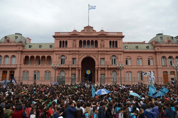 Cristina cuestionó a Macri: Que nadie se disfrace de lo que no es