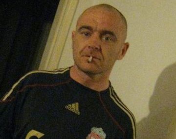 Desenmascaran a un hombre disfrazado de Batman en Reino Unido