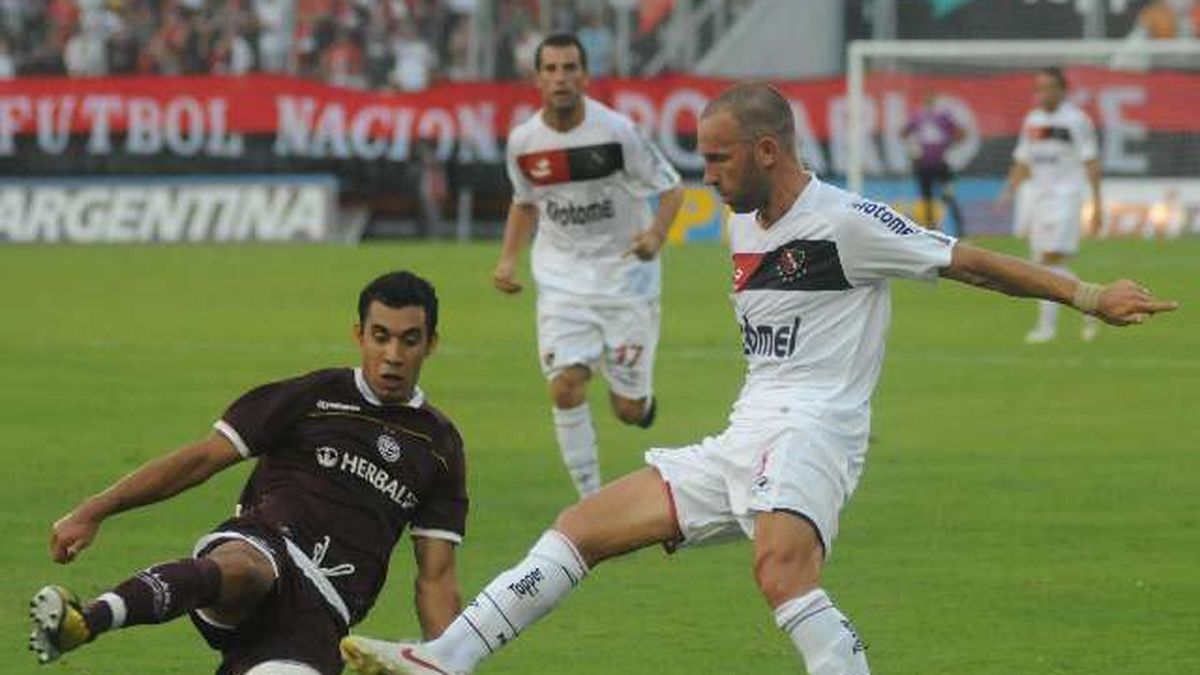 Newells y Lanús empataron sin goles en Rosario