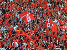 el que no salta fue para atras, grito el rojo el que no salta fue para atras, grito el rojo