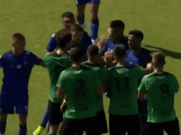 Video: Nueva Chicago y Almagro jugaron un amistoso y casi se agarran a piñas