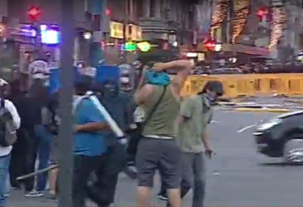 Incidentes en la marcha contra la OMC: botellas, piedras y palazos