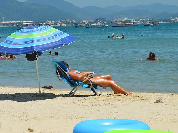 Playa Ponta das Canas, Florianópolis, Brasil Playa Ponta das Canas, Florianópolis, Brasil