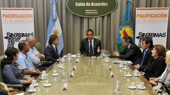 scioli presento su plan de armas cero en la provincia