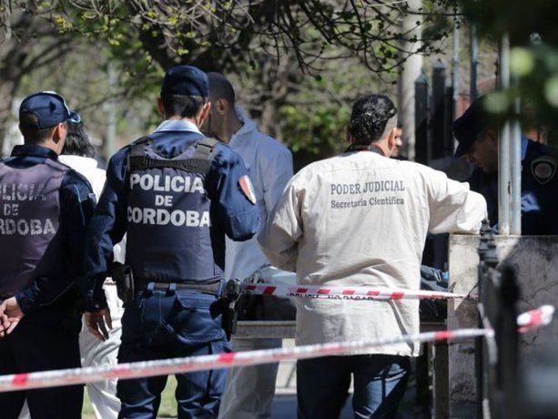 Acusan a un hombre de dejar morir a una mujer para heredar sus bienes