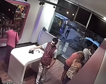 Robó dos parlantes en segundos en Mar del Plata