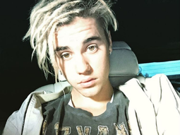 video: el bochornoso momento de justin bieber con un grupo de fans video: el bochornoso momento de justin bieber con un grupo de fans