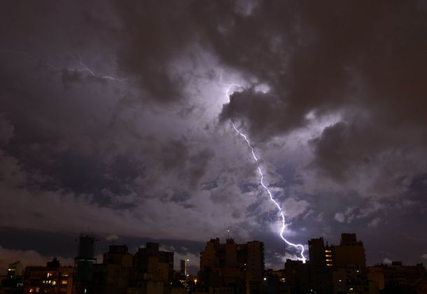 Continúa el alerta por fuertes tormentas y posible granizo en Buenos Aires