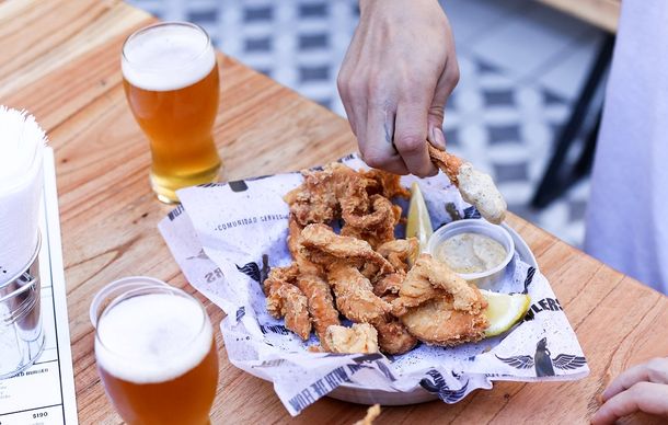 Día Mundial del Pollo Frito: el manjar que se come con las manos