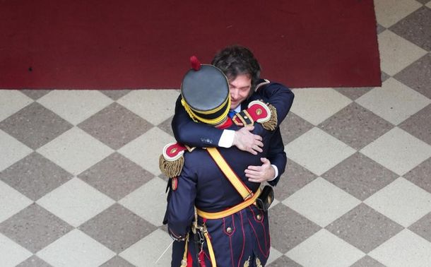 Polémica por el destino del sable corvo de San Martín: el largo camino del ícono de la independencia argentina