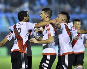 El delantero fue titular junto a Scocco el último domingo en Temperley