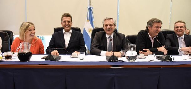 Alberto Fernández asistió a la reunión del bloque del Frente de Todos en Diputados