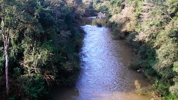buscan a un joven que desaparecio mientras navegaba en kayak buscan a un joven que desaparecio mientras navegaba en kayak