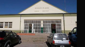 asaltan a una docente frente a sus alumnos mientras daba clases asaltan a una docente frente a sus alumnos mientras daba clases