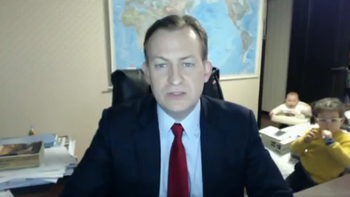 Daba una entrevista cuando sus hijas lo interrumpieron Daba una entrevista cuando sus hijas lo interrumpieron