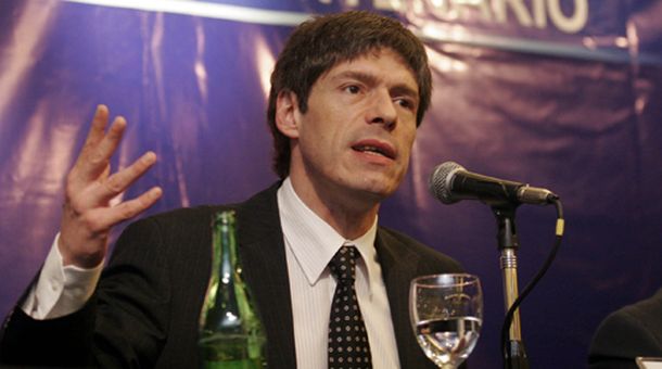 Abal Medina: El Estado debe enfrentar a las corporaciones