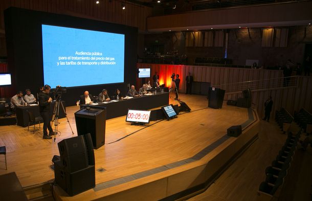 Audiencia pública del gas en la Usina del Arte