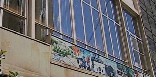 La CCC tiró huevos contra la Casa de Tucumán en Capital