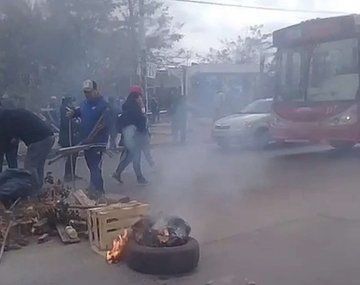 Graves incidentes durante el desalojo de la feria de Las Flores de Moreno