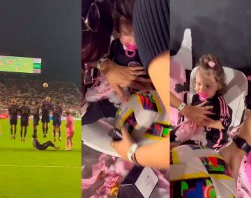 Una nena recibió un pelotazo de Messi y la reacción de la familia se hizo viral